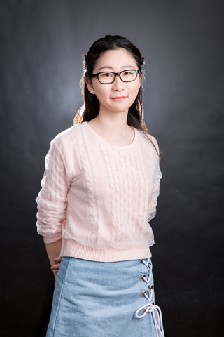 1513582032425023.jpg 张雁翎—卓越学院(艺术照).jpg